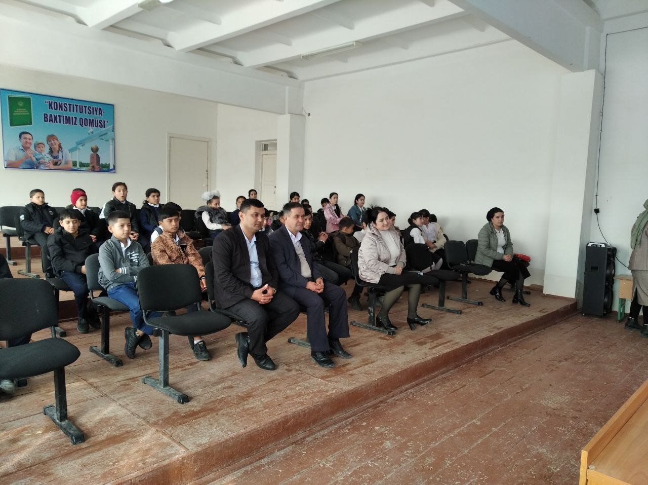 2B-sinf ,,Buyuk bobolarga ta'zim" tadbiridan fotolavhalar